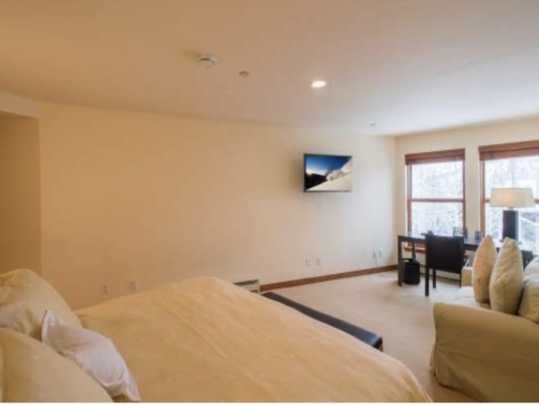 Ski in Ski out Golden Peak Vail- Three Bedrooms